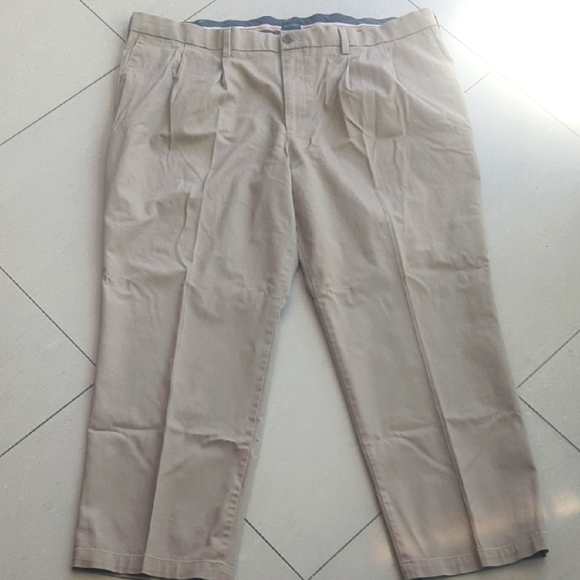 Dockers Tan Chinos Classic Fit Cotton Blend Size 44 X 30 Excellent Condition - Picture 1 of 6